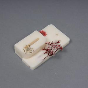 Aroma wax charm with later